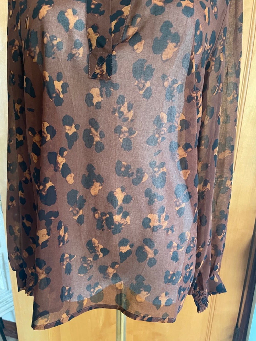 Cabi Gorgeous Semi Sheer Brown Animal Print Ruffle Neck Blouse Small - Picture 6 of 15
